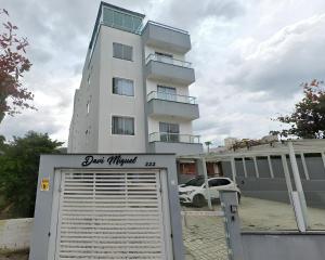 Apê com Churrasqueira 400m da Praia