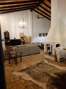 Casa colonial a metros del arroyo Piribebuy