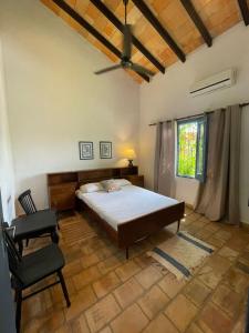 Casa colonial a metros del arroyo Piribebuy