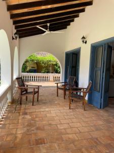 Casa colonial a metros del arroyo Piribebuy