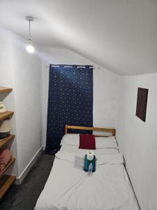 Budget Double Room in Dartford Central