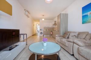 Seaview 3 bedroom apartment
