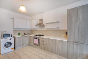 Seaview 3 bedroom apartment