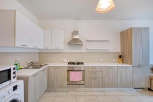 Seaview 3 bedroom apartment