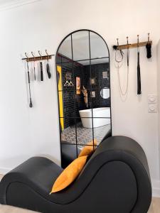 Lets Play - Jeux à 4 - 1 adresse - 1 pièce de jeux - 2 appartements