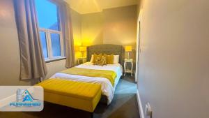 Haywra Apartment LT By Furnished Accommodation - Central Location - Rare FREE PARKING - Family Relocation - Business Stays