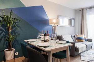 Appartements FREE Parking - Self Checkin - WIFI - Panoramique Terrasse - DUPLEX SAINT JEAN - SUPERBORDEAUX : photos des chambres