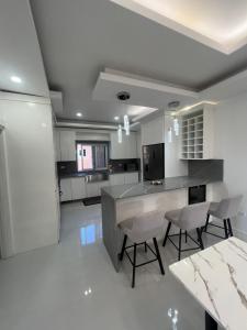 RHE Penthouse Richmond Three Bedroom