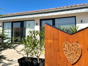 Niditas Suites & Horses