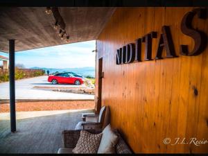 Niditas Suites & Horses