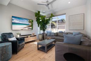 Walk to Beach Luxury Home Walk to Restaurants villa