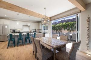 Walk to Beach Luxury Home Walk to Restaurants villa