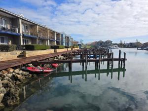 Cozy water side apartment - Jetty