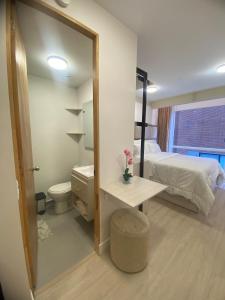 Elegant 1-Bedroom Apartment with Coworking Space