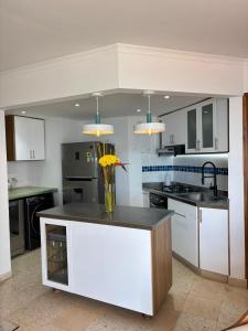 Apartamento frente al mar, cerca al centro histórico