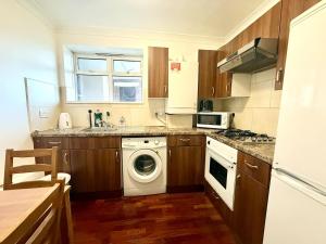 Camden Town 2BR - Sleeps 6 - Easy Transport - Pets Welcome - WIFI