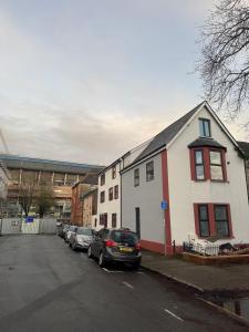 City Centre Retreat FREE Parking & Stadium walk