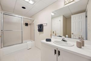 DC Cozy Private Apt in Forest Full Kitchen Luandry