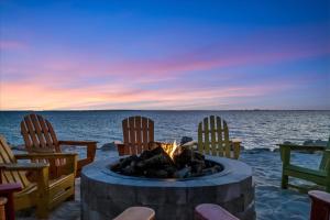 Serenity on the Sea Luxury Condo with Private Balcony on the Ocean