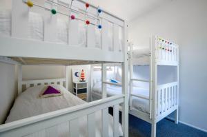 Tuckey Terrace Heated Pool & Spa and Bay Views