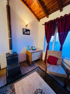 The Golden Cypress 4BHK Villa in Mukteshwar