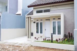 SYARIAH - 3BR Homeyy by Sakura