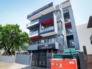 Townhouse Artemis Hospital Near Unitech Cyber Park