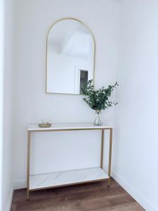 Downtown SLC Studio King Bed Free Parking