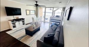 Luxury Lakefront Escape on Lake Conroe