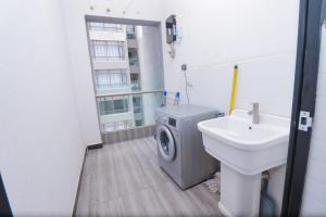 Executive living two bedroom apartment with fully equipped gym swimming pool children playing ground and amazing scenic city views