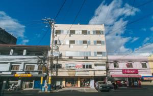 RedDoorz at FCCG GoldMoon Boutique Hotel