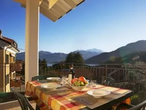 4 Village centre Lenno homes with pool-by Italian Apartments - Lenno