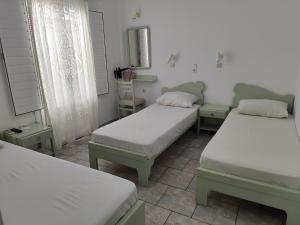 Four Seasons Rooms & Apartments