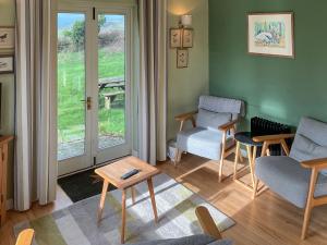 Fossil And The Cross - Uk51247