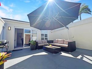 Coastal retreat, private, wine, netflix by Custom Bnb Hosting