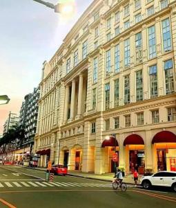 Eighty One Newport Blvd Condo near NAIA3