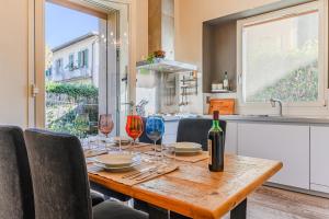 Cozy retreat with private Garden & hot tub