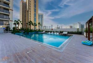 Luxury 1 Bed Retreat with Balcony in JVT