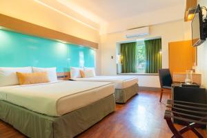 Microtel by Wyndham South Forbes near Nuvali