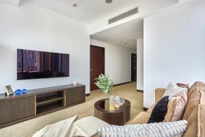 Frank Porter - Dubai Marina Mall Hotel