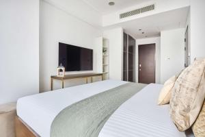 Frank Porter - Dubai Marina Mall Hotel