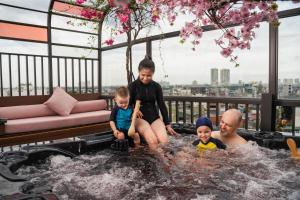 Aurora Central Hanoi Hotel