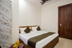 Hotel Delhi 53 Near ISBT Kashmiri Gate