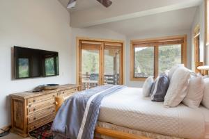 503 - Four Bedroom with Spa Trails End Lodge condo