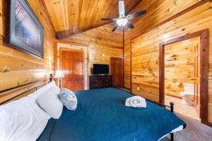 Hilltop Hideaway | Pool, Hot Tub, Theatre, Games