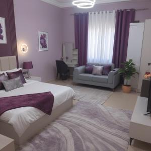 Master ladies only dream life in 3 bedrooms appartement Taawun area