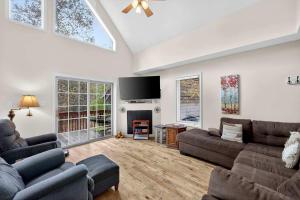 Spacious Woodland Cabin with Fire Pit & Creek Near Berkeley Springs, West Virginia