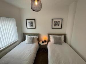 Charming Terrace Home, Nantwich -Near train station & Town