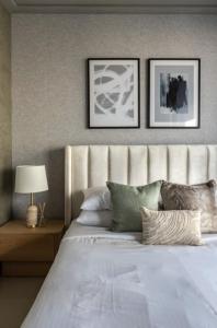 Private Room in Downtown Burj Vista Apartment with Burj Khalifa View