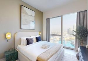 Private Room in Downtown Burj Vista Apartment with Burj Khalifa View
